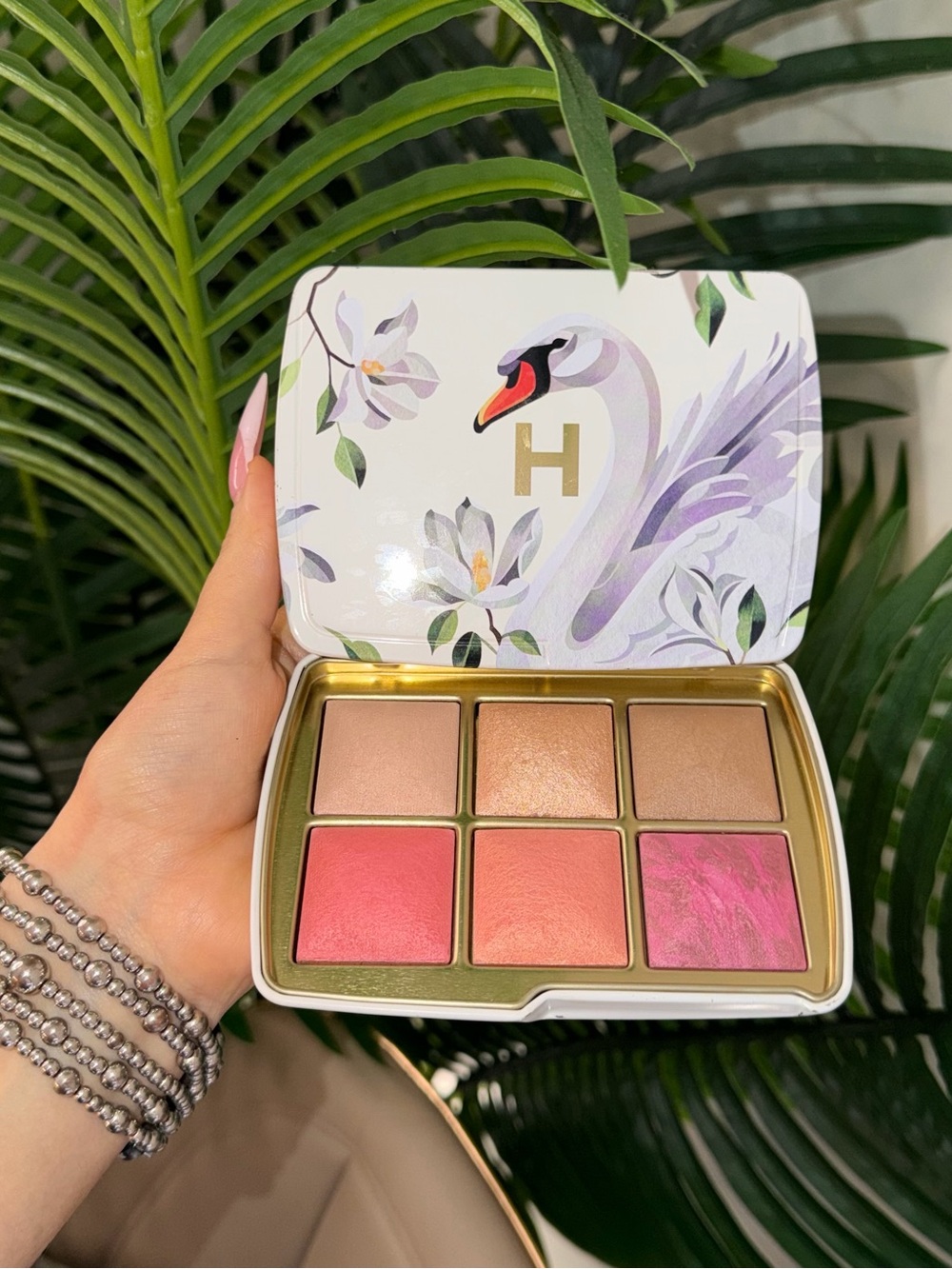 Hourglass Ambient Lighting Edit Unlocked Swan Face Palette